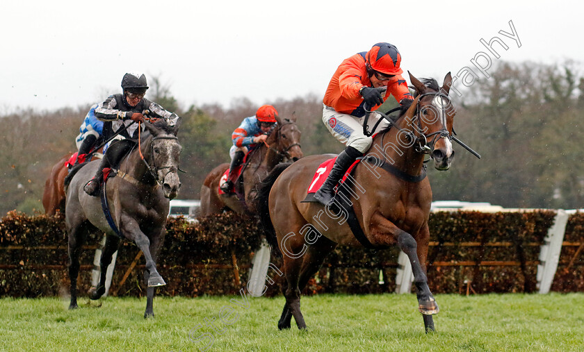 Honky-Tonk-Highway-0001 
 HONKY TONK HIGHWAY (Harry Skelton) wins The Betfair Exchange Claremont Novices Hurdle
Sandown 7 Dec 2024 - Pic Steven Cargill / Racingfotos.com