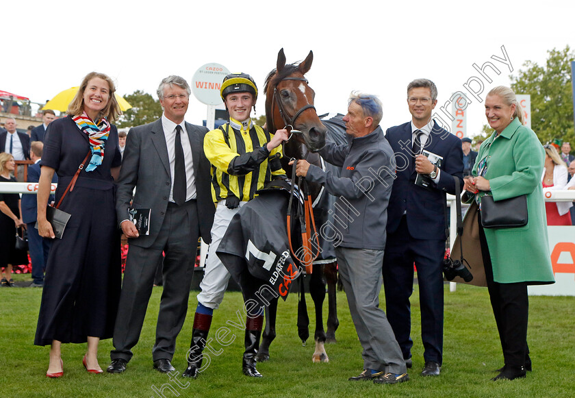 Eldar-Eldarov-0018 
 ELDAR ELDAROV (David Egan) with Roger Varian and connections after The Cazoo St Leger Stakes
Doncaster 11 Sep 2022 - Pic Steven Cargill / Racingfotos.com