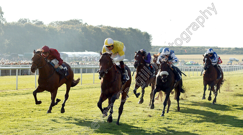 Red-Bravo-0003 
 RED BRAVO (centre, Gerald Mosse) beats KICK ON (left) in The Fly London Southend Airport To Lyon Maiden Stakes
Newmarket 10 Aug 2018 - Pic Steven Cargill / Racingfotos.com