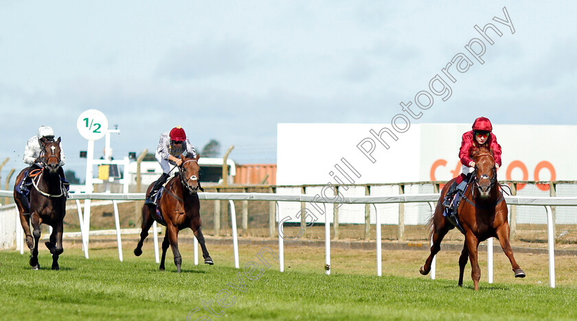 Millennial-Moon-0002 
 MILLENNIAL MOON (Cieren Fallon) wins The British Stallion Studs EBF Maiden Stakes
Yarmouth 15 Sep 2021 - Pic Steven Cargill / Racingfotos.com