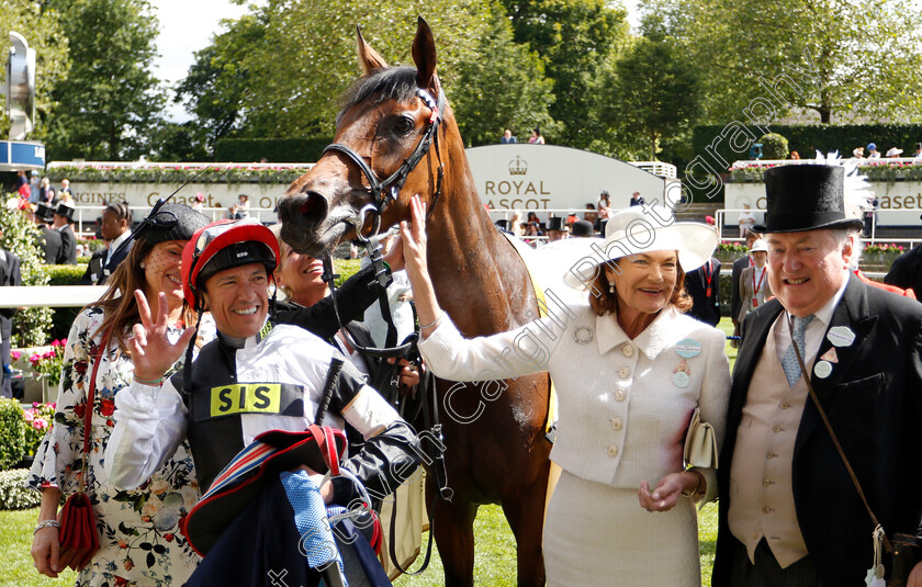 Star-Catcher-0014 
 STAR CATCHER (Frankie Dettori) with Mr and Mrs Anthony Oppenheimer after The Ribblesdale Stakes 
Royal Ascot 20 Jun 2019 - Pic Steven Cargill / Racingfotos.com