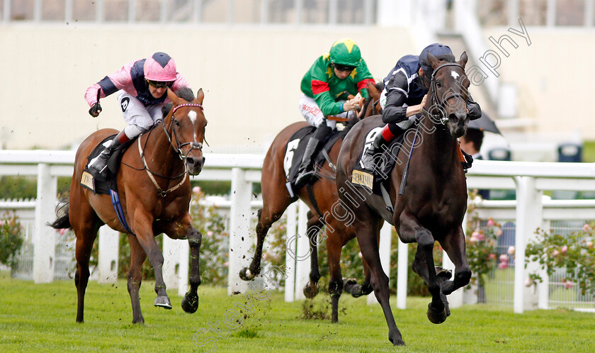 Odyssa-0003 
 ODYSSA (Shane Kelly) beats LAST ENCHANTMENT (left) in The Twinings Novice Auction Stakes Div2 Ascot 8 Sep 2017 - Pic Steven Cargill / Racingfotos.com