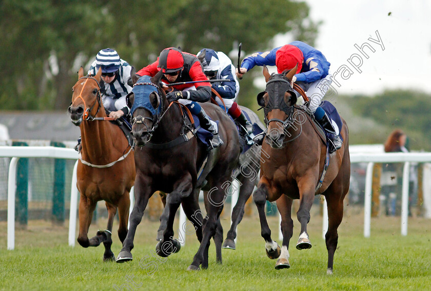 Camachess-0003 
 CAMACHESS (right, Callum Shepherd) beats ZAPPER CASS (centre) in The Follow At The Races On Twitter Handicap
Yarmouth 28 Jul 2020 - Pic Steven Cargill / Racingfotos.com