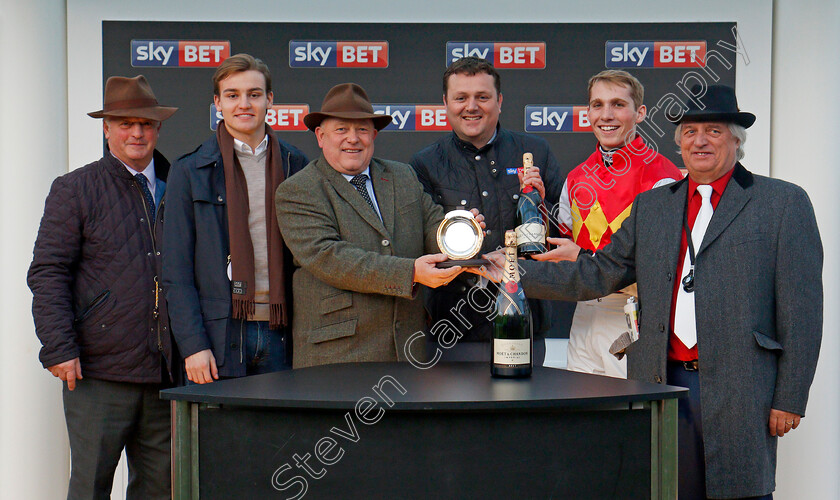 Slate-House-0011 
 Presentation to Harry Cobden, Colin Tizzard and owners The Sky Bet Supreme Trial Novices Hurdle won by SLATE HOUSE Cheltenham 19 Nov 2017 - Pic Steven Cargill / Racingfotos.com