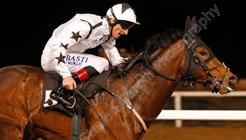 Aleef-0007 
 ALEEF (Adam Kirby) wins The Bet totetrifecta At betfred.com Handicap Chelmsford 21 Dec 2017 - Pic Steven Cargill / Racingfotos.com