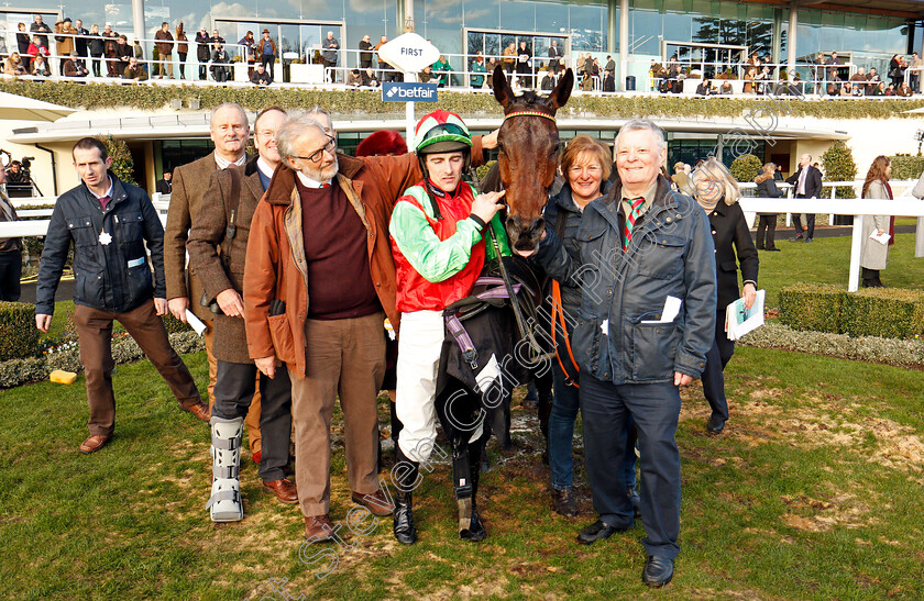 Le-Patriote-0006 
 LE PATRIOTE (Brian Hughes) after The Ascot Spring Garden Show Handicap Hurdle Ascot 17 Feb 2018 - Pic Steven Cargill / Racingfotos.com