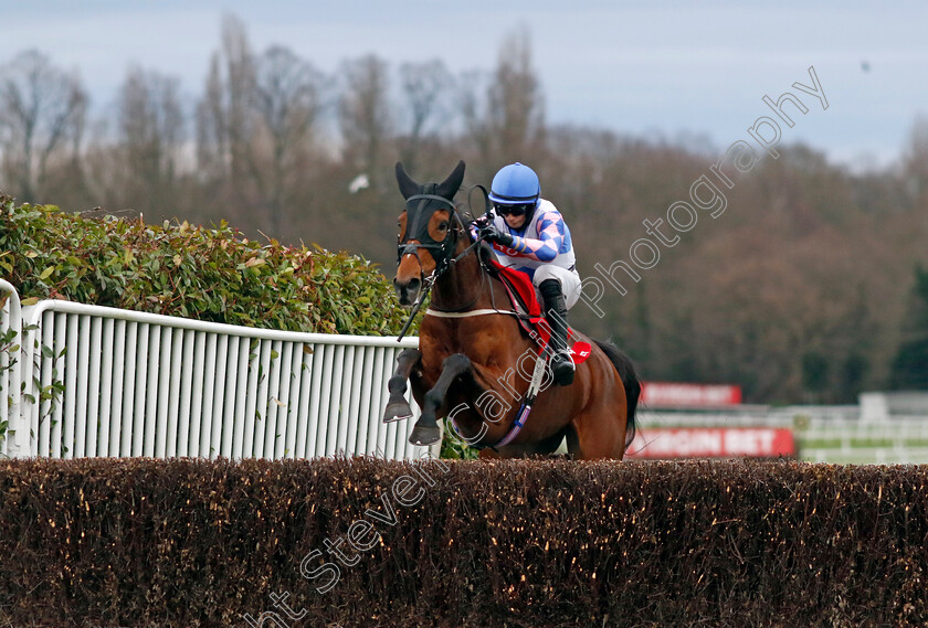 Nickle-Back-0002 
 NICKLE BACK (James Best) wins The Virgin Bet Scilly Isles Novices Chase
Sandown 3 Feb 2024 - Pic Steven Cargill / Racingfotos.com