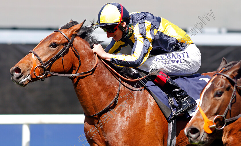 Getchagetchagetcha-0003 
 GETCHAGETCHAGETCHA (Adam Kirby) wins The Sodexo Conditions Stakes Ascot 2 May 2018 - Pic Steven Cargill / Racingfotos.com