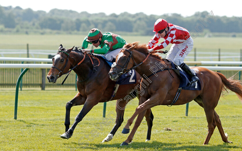 Saluti-0004 
 SALUTI (left, Kieran Shoemark) beats SPUN GOLD (right) in The Chemtest Environmental Laboratories Handicap Newmarket 18 May 2018 - Pic Steven Cargill / Racingfotos.com