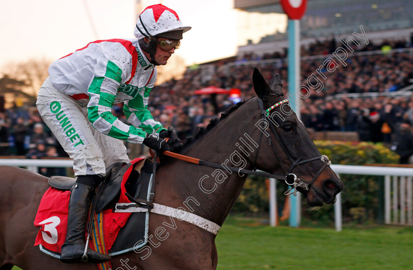 Kayf-Grace-0005 
 KAYF GRACE (Nico de Boinville) wins The 32Red Download The App Handicap Hurdle Kempton 27 Dec 2017 - Pic Steven Cargill / Racingfotos.com