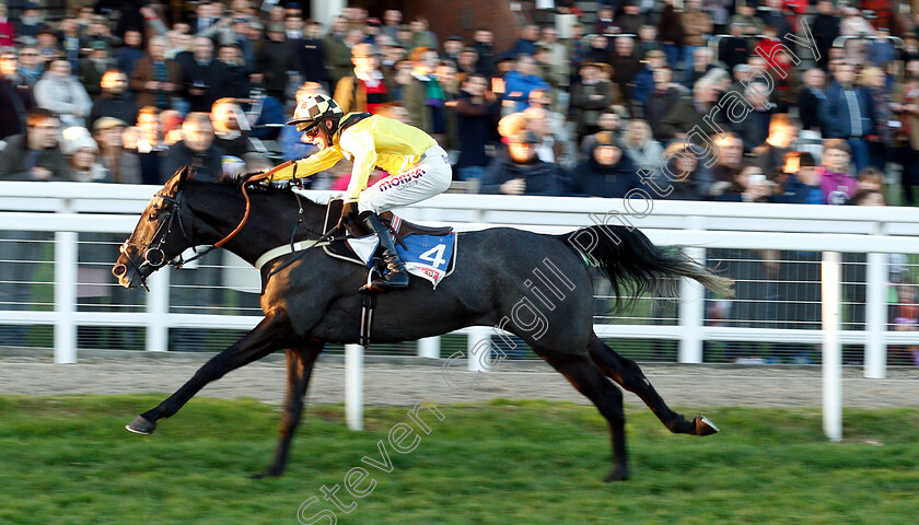 Elixir-De-Nutz-0002 
 ELIXIR DE NUTZ (Harry Cobden) wins The Sky Bet Supreme Trial Novices Hurdle
Cheltenham 18 Nov 2018 - Pic Steven Cargill / Racingfotos.com