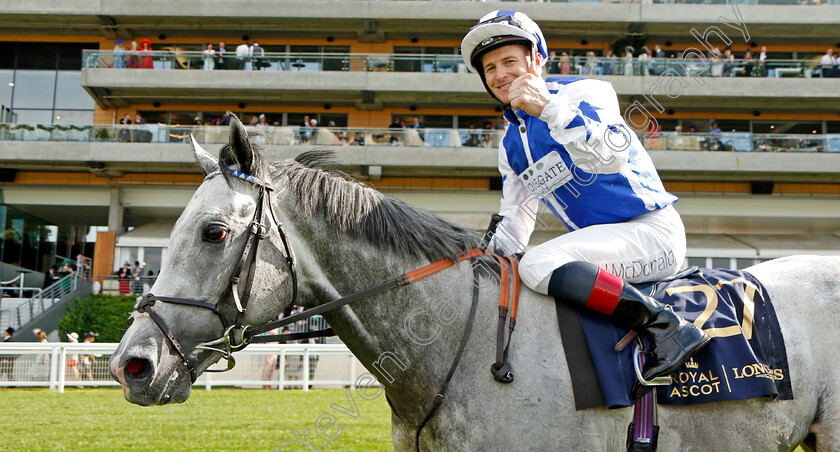 Dark-Shift-0007 
 DARK SHIFT (James McDonald) winner of The Royal Hunt Cup
Royal Ascot 15 Jun 2022 - Pic Steven Cargill / Racingfotos.com