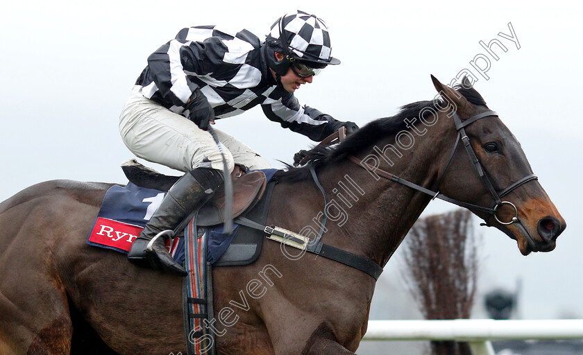 Drovers-Lane-0004 
 DROVERS LANE (Sean Bowen) wins The Ryman Novices Chase
Cheltenham 15 Dec 2018 - Pic Steven Cargill / Racingfotos.com