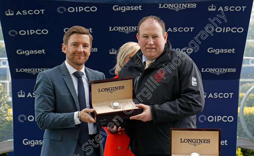 Torcedor-0014 
 Presentation for The Longines Sagaro Stakes won by TORCEDOR Ascot 2 May 2018 - Pic Steven Cargill / Racingfotos.com