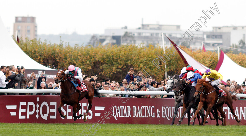 Enable-0006 
 ENABLE (Frankie Dettori) beats SEA OF CLASS (right) in The Qatar Prix De L'Arc De Triomphe
Longchamp 7 Oct 2018 - Pic Steven Cargill / Racingfotos.com