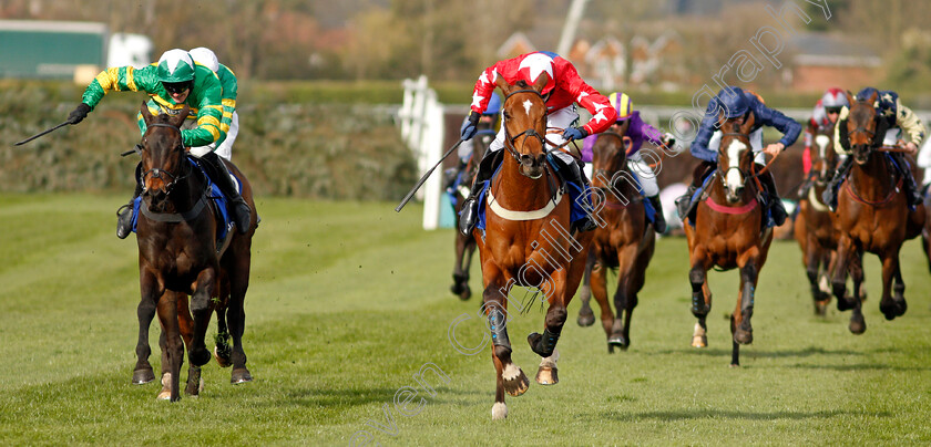 Editeur-Du-Gite-0002 
 EDITEUR DU GITE (centre, Joshua Moore) beats SULLY D'OC AA (left) in The Close Brothers Red Rum Handicap Chase
Aintree 8 Apr 2021 - Pic Steven Cargill / Racingfotos.com