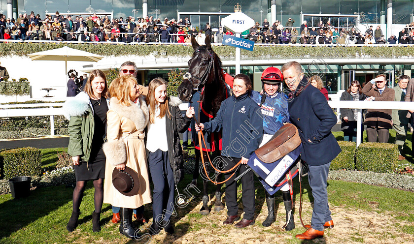 Black-Corton-0013 
 BLACK CORTON (Bryony Frost) with Jeremy Kyle and owners after winning The Sodexo Reynoldstown Novices Chase Ascot 17 Feb 2018 - Pic Steven Cargill / Racingfotos.com