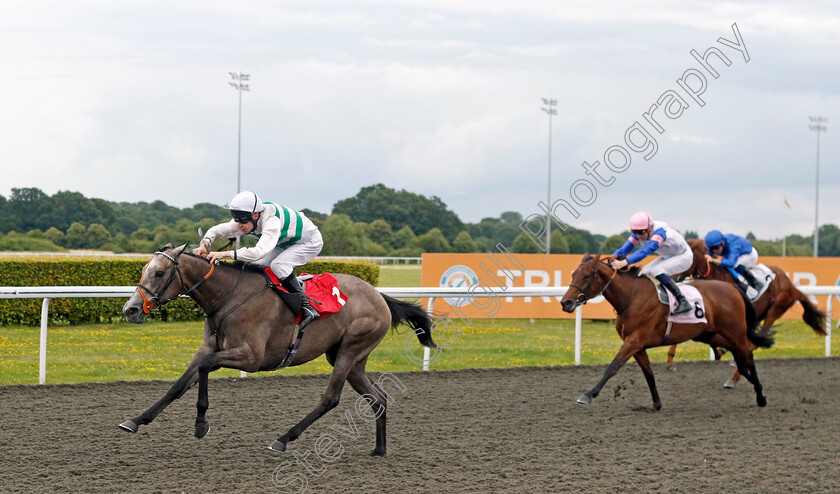 Alla-Stella-0001 
 ALLA STELLA (Luke Morris) wins The Unibet British Stallion Studs EBF Fillies Novice Stakes
Kempton 16 Jul 2024 - Pic Steven Cargill / Racingfotos.com