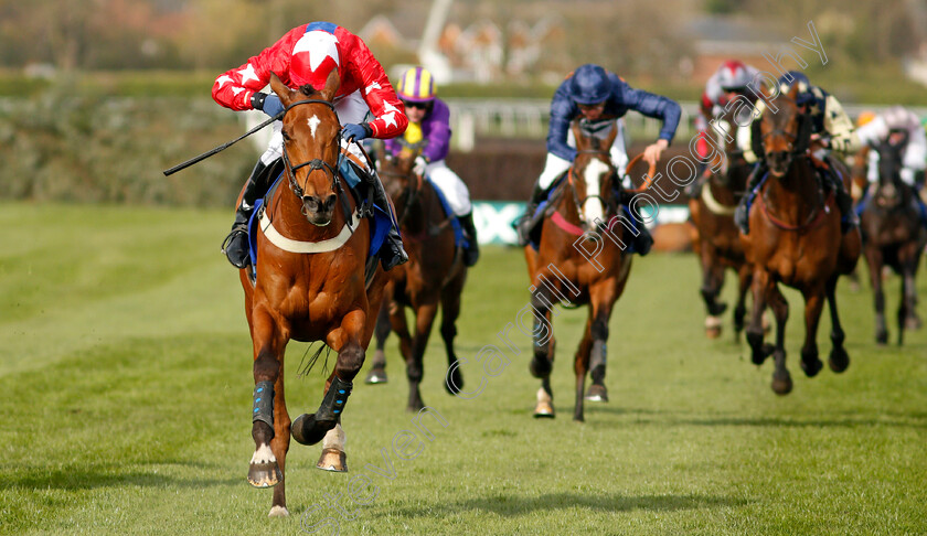 Editeur-Du-Gite-0005 
 EDITEUR DU GITE (Joshua Moore) wins The Close Brothers Red Rum Handicap Chase
Aintree 8 Apr 2021 - Pic Steven Cargill / Racingfotos.com