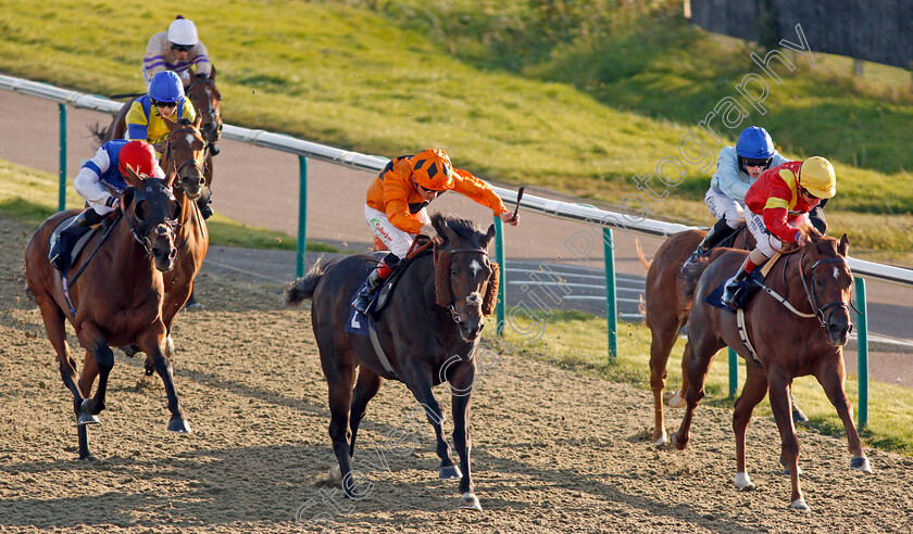 Evening-Hill-0002 
 EVENING HILL (centre, Shane Kelly) beats SANDY SHORES (left) and PEACE AND PLENTY (right) in The Racing Welfare 24 Hour Helpline 08006300443 Handicap Lingfield 5 Oct 2017 - Pic Steven Cargill / Racingfotos.com