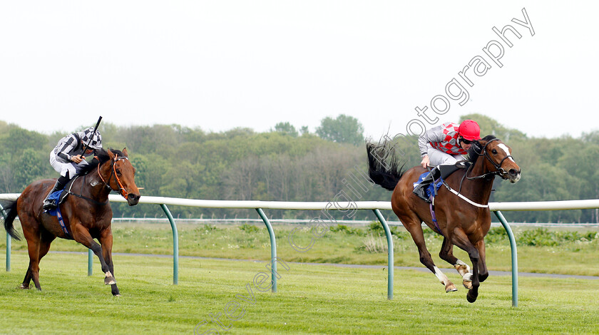 Cuban-Sun-0001 
 CUBAN SUN (Barry McHugh) wins The Like Racing TV On Facebook Fillies Handicap
Nottingham 30 Apr 2019 - Pic Steven Cargill / Racingfotos.com