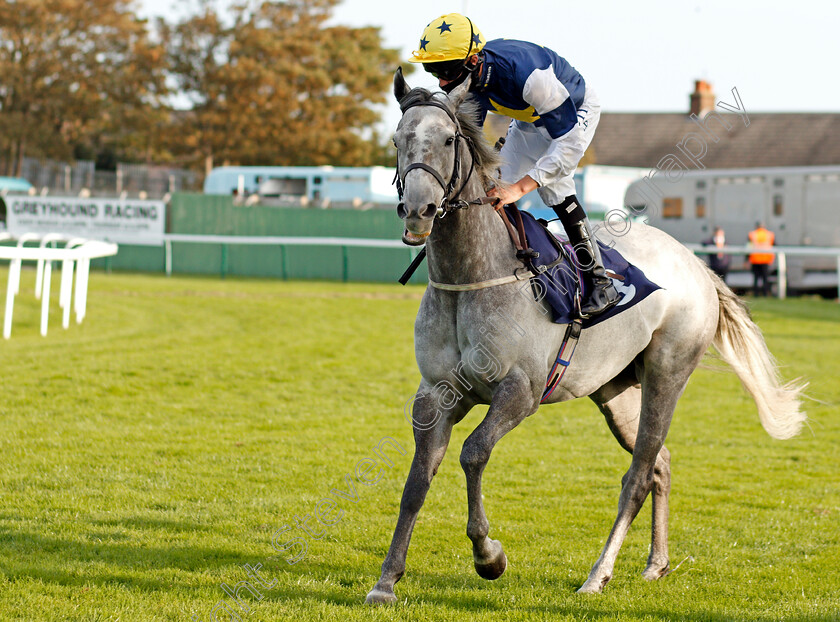 Ginvincible-0001 
 GINVINCIBLE (Luke Morris)
Yarmouth 17 Sep 2020 - Pic Stevn Cargill / Racingfotos.com