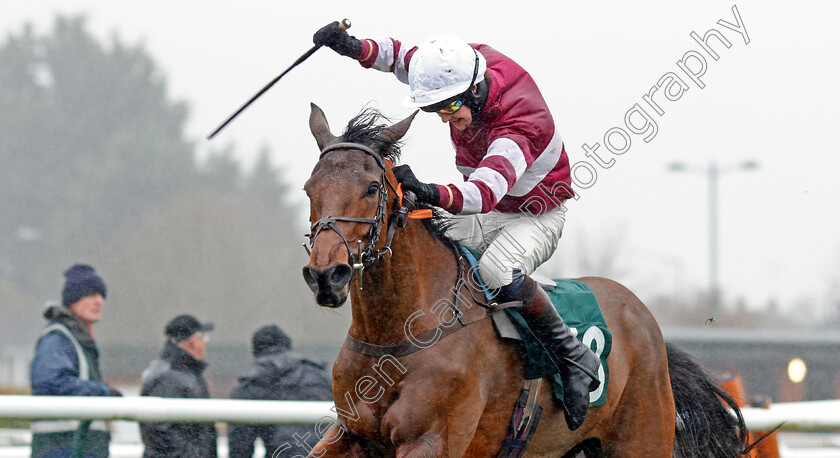 Maskada-0004 
 MASKADA (Brendan Powell) wins The Agetur UK Juvenile Maiden Hurdle
Warwick 12 Dec 2019 - Pic Steven Cargill / Racingfotos.com