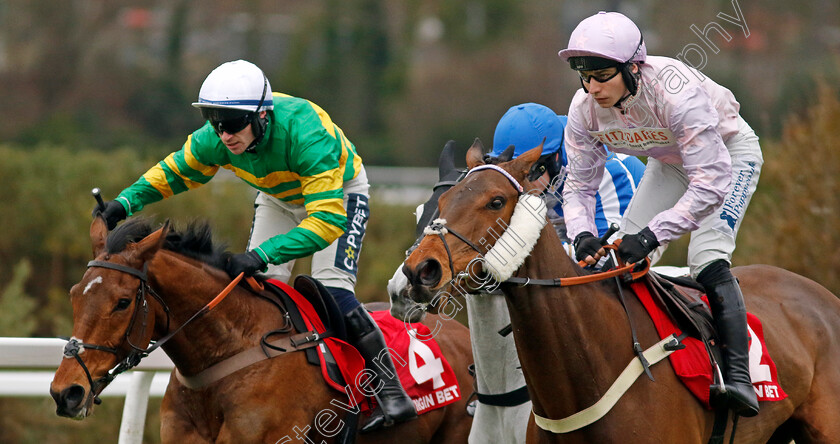 Harper s-Brook-0009 
 HARPER'S BROOK (right, Ben Jones) beats IN EXCELSIS DEO (left) in The Virgin Bet Every Saturday Money Back Handicap Chase
Sandown 3 Feb 2024 - Pic Steven Cargill / Racingfotos.com