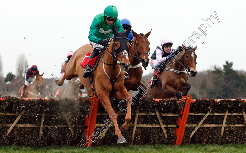 Torpillo-0003 
 TORPILLO (Daryl Jacob) wins The Unibet Juvenile Hurdle
Sandown 5 Jan 2019 - Pic Steven Cargill / Racingfotos.com