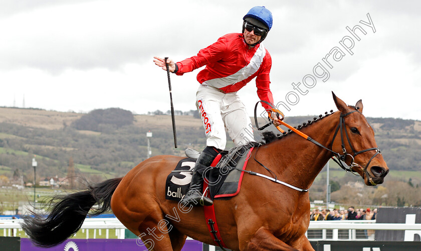 Envoi-Allen-0004 
 ENVOI ALLEN (Davy Russell) wins The Ballymore Novices Hurdle
Cheltenham 11 Mar 2020 - Pic Steven Cargill / Racingfotos.com