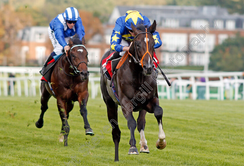 Bathsheba-Bay-0005 
 BATHSHEBA BAY (Ryan Moore) wins The British Stallion Studs EBF Maiden Stakes Div2 Sandown 1 Sep 2017 - Pic Steven Cargill / Racingfotos.com