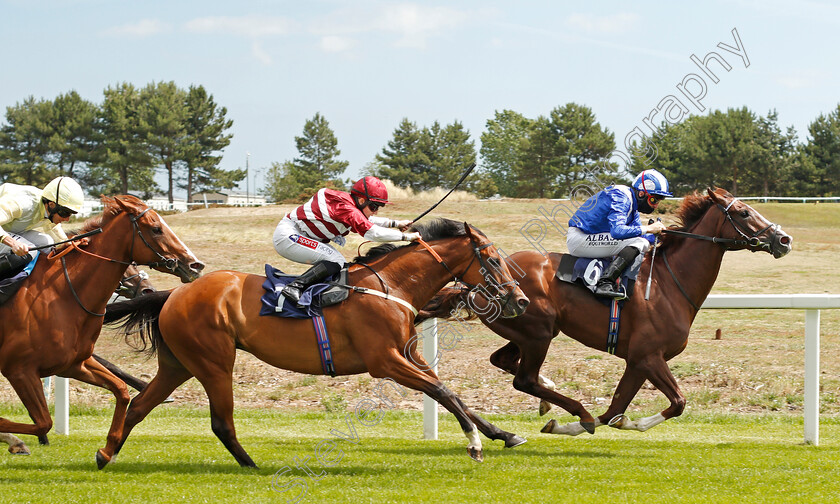 The-City s-Phantom-0004 
 THE CITY'S PHANTOM (centre, Hollie Doyle) beats NASWAARY (right) and MY POEM (left) in The Sky Sports Racing HD Virgin 535 Maiden Handicap
Yarmouth 15 Jul 2020 - Pic Steven Cargill / Racingfotos.com