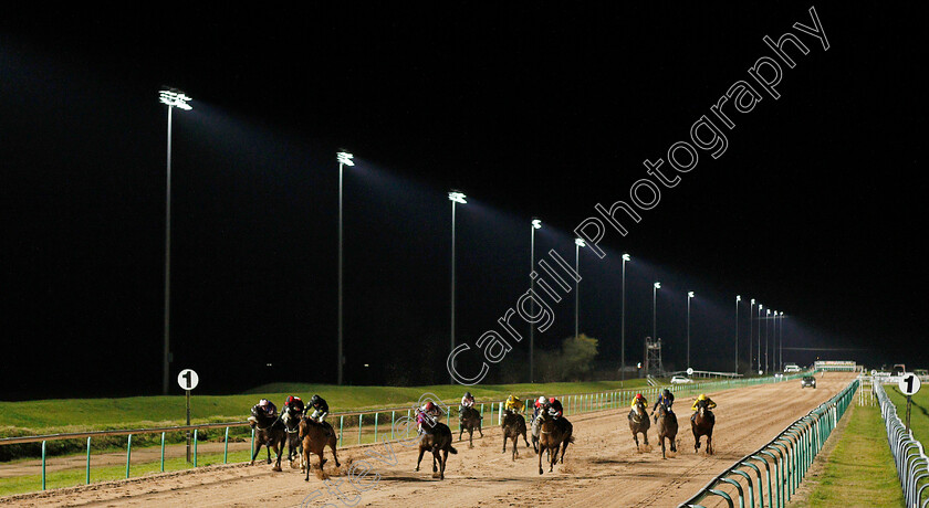 Red-Stripes-0001 
 RED STRIPES (centre, Charles Bishop) wins The Betway Heed Your Hunch Handicap
Southwell 15 Jan 2020 - Pic Steven Cargill / Racingfotos.com