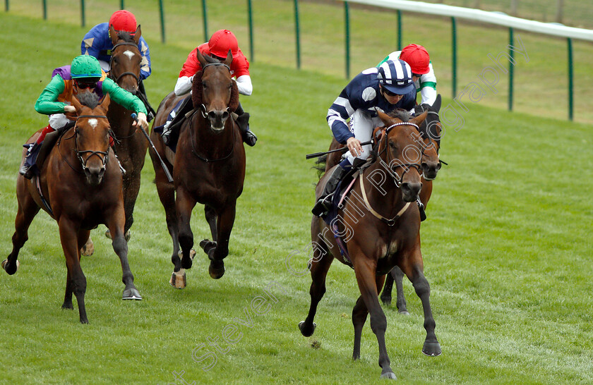 Isaan-Queen-0006 
 ISAAN QUEEN (Oisin Murphy) beats WATCHMYEVERYMOVE (left) in The Bombardier Beer Nursery
Yarmouth 20 Sep 2018 - Pic Steven Cargill / Racingfotos.com