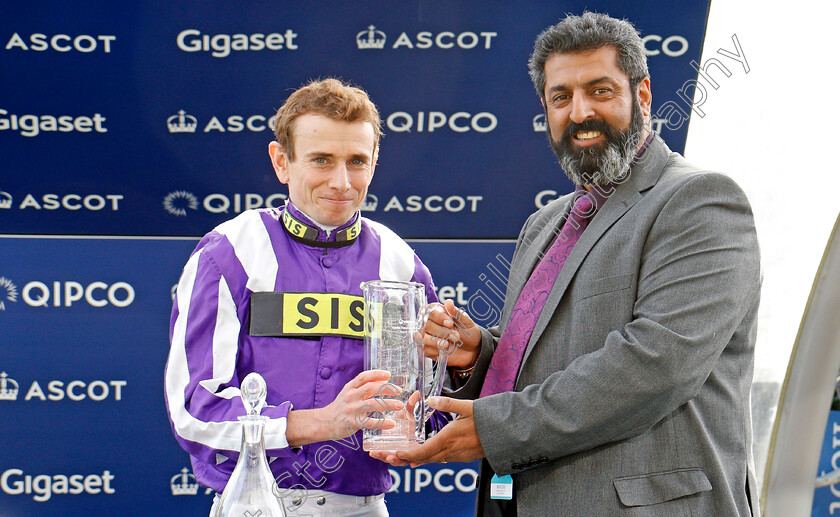 Shady-McCoy-0012 
 Presentation to Ryan Moore for The Veolia Handicap Ascot 6 Oct 2017 - Pic Steven Cargill / Racingfotos.com