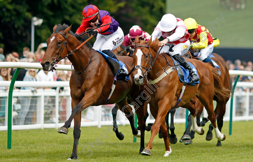 Pumalin-Park-0003 
 PUMALIN PARK (left, Saffie Osborne) beats SNUGGLE (right) in The George Jeffery Memorial Handicap
Salisbury 16 Jun 2024 - pic Steven Cargill / Racingfotos.com