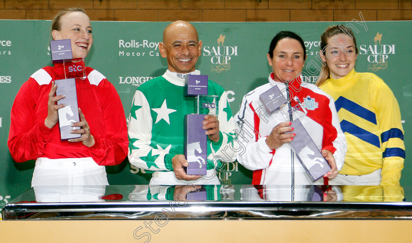 Presentation-to-Mike-Smith-for-The-International-Jockeys-Challenge-0001 
 Presentation of the International Jockeys Challenge Trophy to MIKE SMITH, with Sibylle Vogt (left, 2nd) LISA ALLPRESS (2nd right, joint 3rd) and Mikaelle Michel (right, joint 3rd) 
King Abdulaziz Racetrack, Riyadh, Saudi Arabia 28 Feb 2020 - Pic Steven Cargill / Racingfotos.com