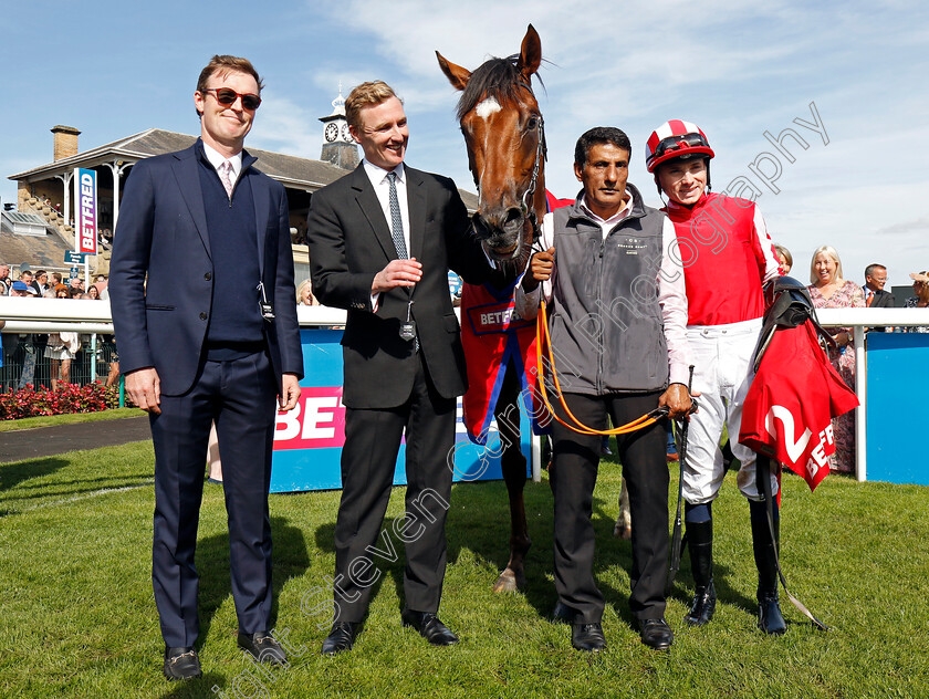 Bay-City-Roller-0010 
 BAY CITY ROLLER (Callum Shepherd) with George Scott after The Betfred Champagne Stakes
Doncaster 14 Sep 2024 - Pic Steven Cargill / Racingfotos.com