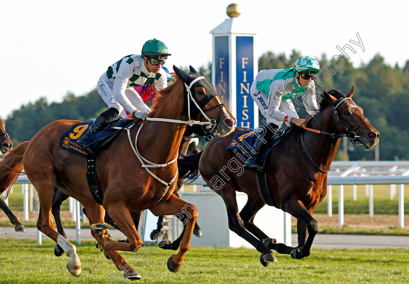 Best-Of-Lips-0001 
 BEST OF LIPS (right, Hugo Boutin) beats HARD ONE TO PLEASE (left) in The Stockholm Cup International
Bro Park, Sweden , 15 Sep 2024 - Pic Steven Cargill / Racingfotos.com