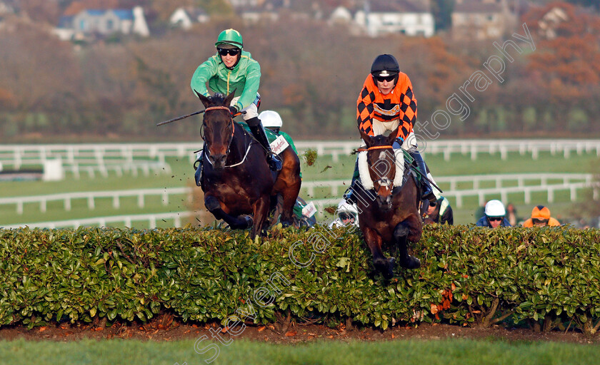 Kingswell-Theatre-0001 
 KINGSWELL THEATRE (right, Tom Scudamore) wins The Glenfarclas Cross Country Handicap Chase Cheltenham 17 Nov 2017 - Pic Steven Cargill / Racingfotos.com