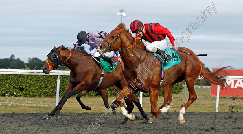 In-The-Cove-0002 
 IN THE COVE (left, Rossa Ryan) beats STORMBOMBER (right) in The Matchbook VIP Handicap
Kempton 3 Sep 2019 - Pic Steven Cargill / Racingfotos.com