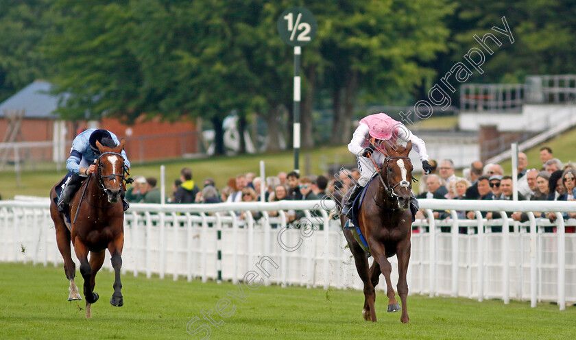 Lionel-0006 
 LIONEL (right, Jamie Spencer) beats LYSANDER (left) in The British Stallion Studs EBF Cocked Hat Stakes
Goodwood 20 May 2022 - Pic Steven Cargill / Racingfotos.com