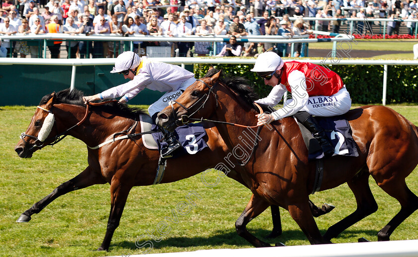 Ulshaw-Bridge-0003 
 ULSHAW BRIDGE (left, Daniel Tudhope) beats AL JELLABY (right) in The Accept Cards Ltd Payment Services Handicap
Doncaster 29 Jun 2018 - Pic Steven Cargill / Racingfotos.com