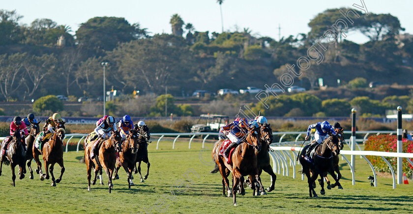 Lake-Victoria-0007 
 LAKE VICTORIA (Ryan Moore) wins the Breeders' Cup Juvenile Fillies Turf
Del Mar USA 1 Nov 2024 - Pic Steven Cargill / Racingfotos.com