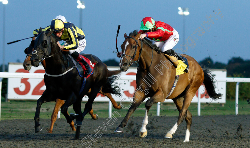 Thunder-Speed-and-Come-On-Come-On-0001 
 THUNDER SPEED (right, Daniel Muscutt) with COME ON COME ON (left, Adam Kirby)
Kempton 29 Aug 2018 - Pic Steven Cargill / Racingfotos.com