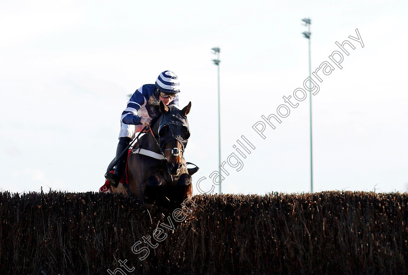 Katate-Dori-0001 
 KATATE DORI (Charlie Deutsch) wins The Ladbrokes Trophy Handicap Chase
Kempton 22 Feb 2025 - Pic Steven Cargill / Racingfotos.com