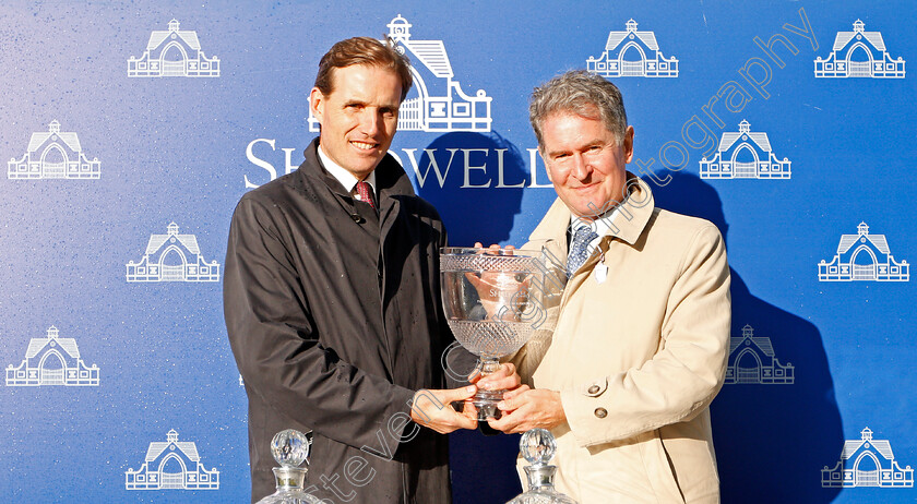 Mountain-Hunter-0004 
 Presentation by James O'Donnell to Joe Osborne for The Mukhadram Godolphin Stakes won by MOUNTAIN HUNTER 
Newmarket 27 Sep 2019 - Pic Steven Cargill / Racingfotos.com