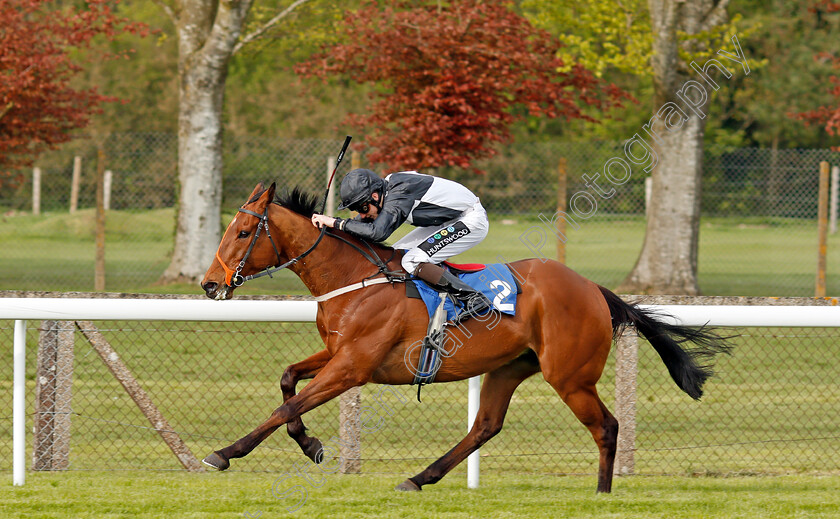 Chivers-0004 
 CHIVERS (Joshua Bryan) wins The Sharp's Doom Bar Handicap Div2 Salisbury 30 Apr 2018 - Pic Steven Cargill / Racingfotos.com