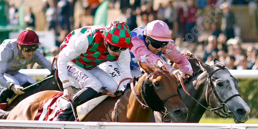 Are ej-0002 
 ARE'EJ (left, A Pouchin) beats MANTAHARE (right) in The Qatar Arabian Trophy des Juments
Longchamp 5 Oct 2024 - Pic Steven Cargill / Racingfotos.com