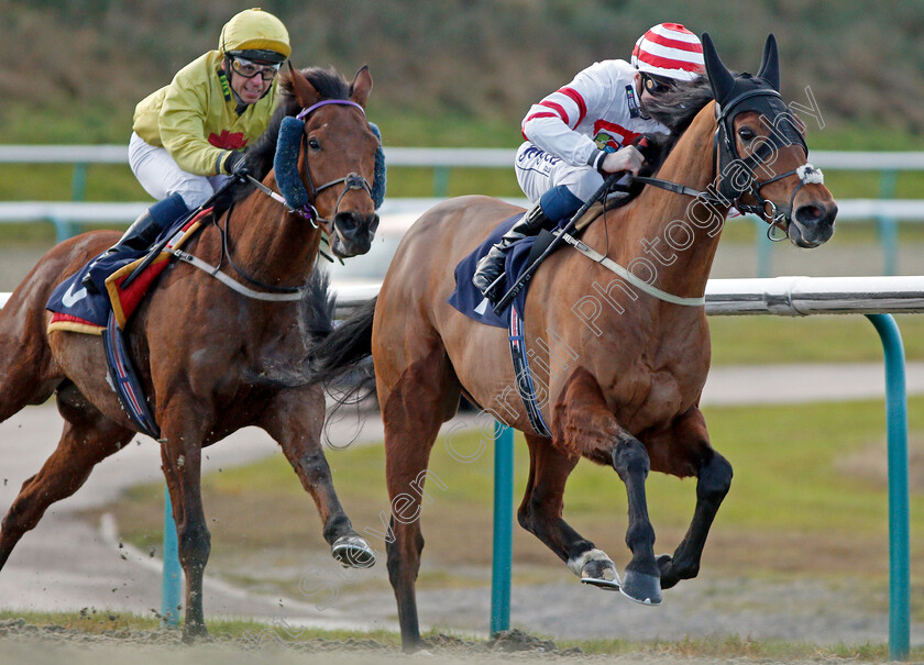 Highland-Acclaim-0002 
 HIGHLAND ACCLAIM (David Probert) leads GOLD HUNTER (left, Raul Da Silva)
Lingfield 11 Dec 2019 - Pic Steven Cargill / Racingfotos.com